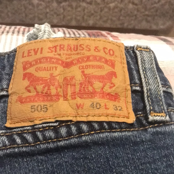 Excellent condition pair of Levi’s 505 40x32 jeans. - Picture 5 of 5